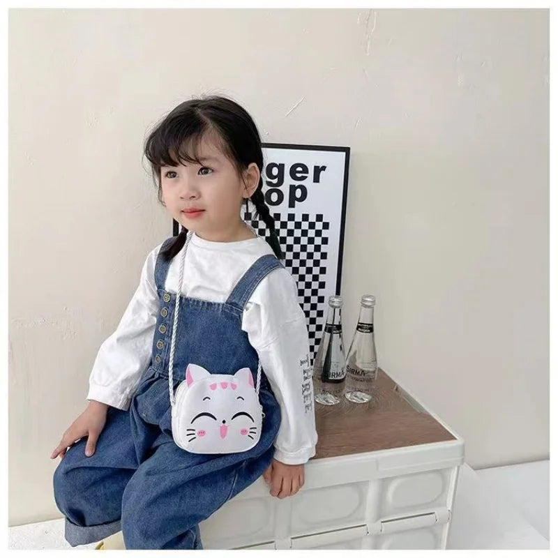 Bolsa Infantil Smiling Cat - Estilo, Conforto e Diversão para Todas as Idades!